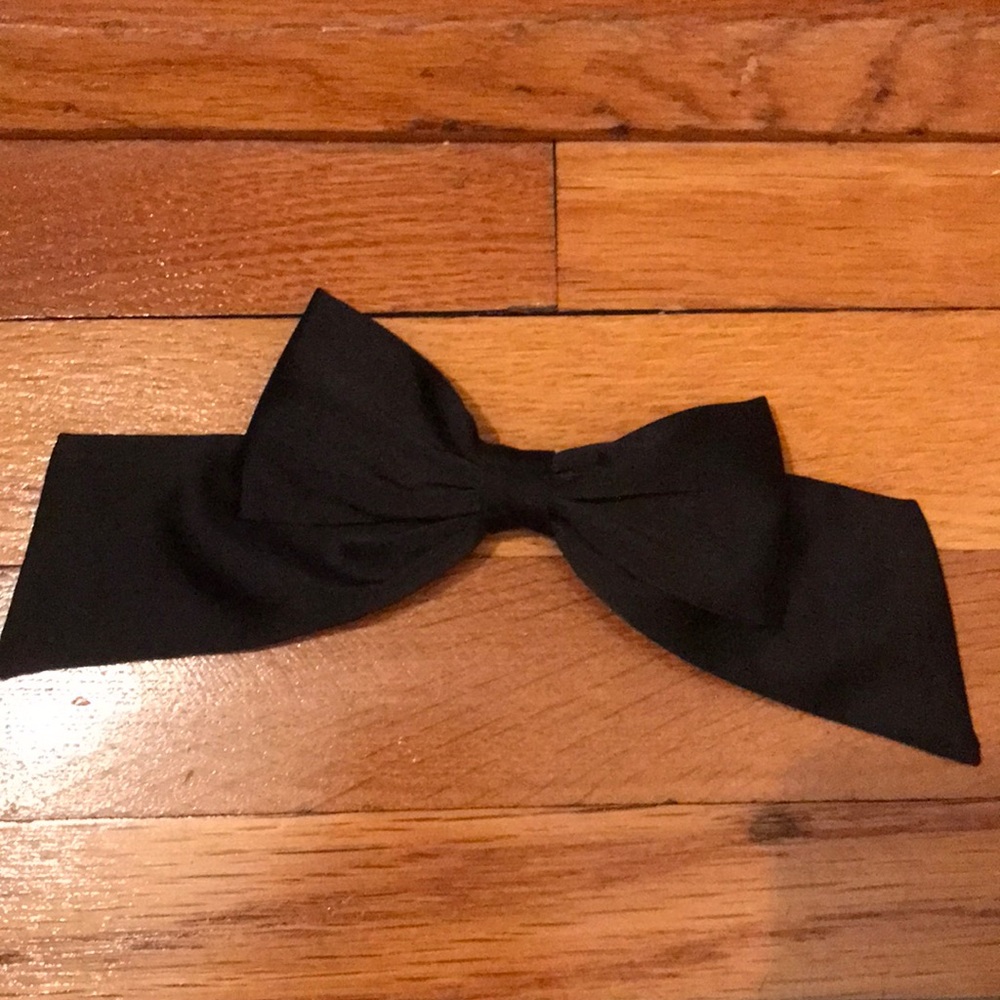 Hair bow black